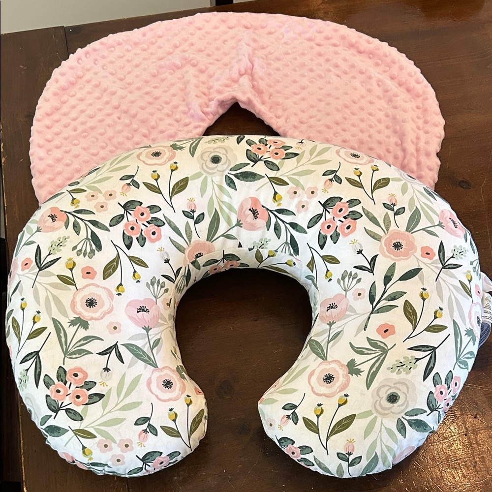 Boppy Nursing Pillow with extra cover